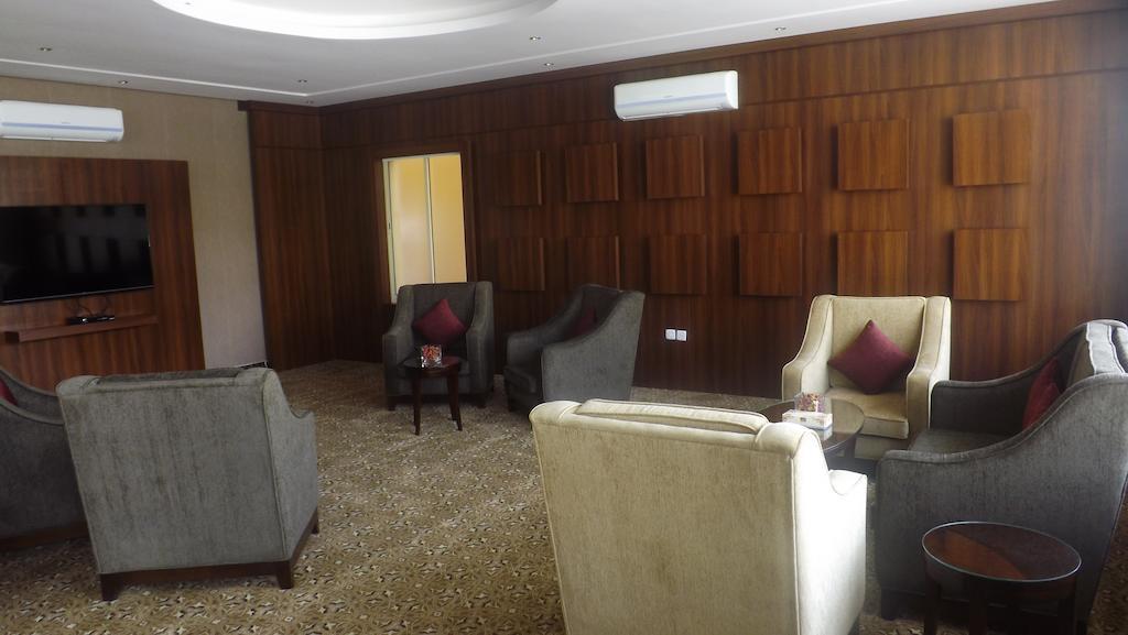 Baron Palace - Almasif Hotel Apartments Riadh Exterior foto